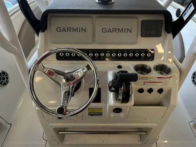 Slide: The Image of Finseeker 210 CC 2024 - 5