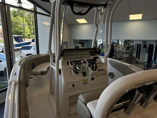 Slide: The Image of Finseeker 210 CC 2024 - 6