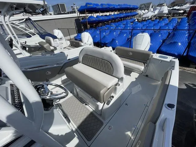 Slide: The Image of Finseeker 230 CC 2024 - 10