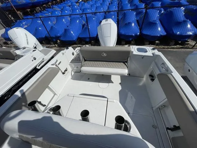 Slide: The Image of Finseeker 230 CC 2024 - 11