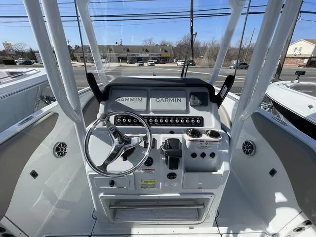 Slide: The Image of Finseeker 230 CC 2024 - 13