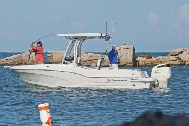 Slide: The Image of Finseeker 230 CC 2024 - 17