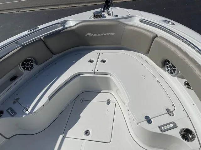 Slide: The Image of Finseeker 230 CC 2024 - 7