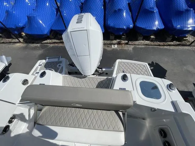 Slide: The Image of Finseeker 230 CC 2024 - 8