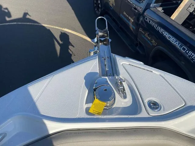 Slide: The Image of Finseeker 220 CC 2024 - 10