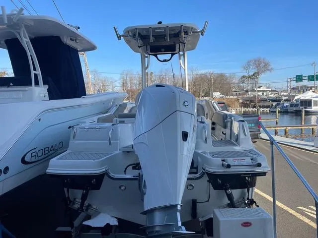 Slide: The Image of Finseeker 220 CC 2024 - 5