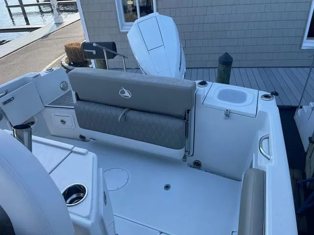 Slide: The Image of Finseeker 220 CC 2024 - 6