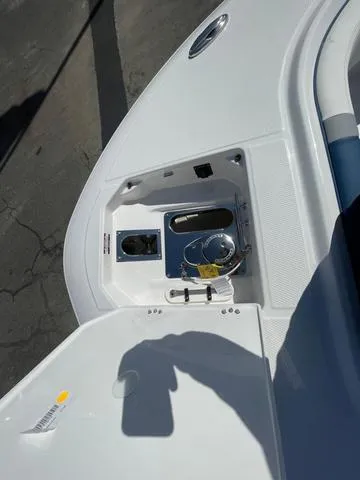 Slide: The Image of Robalo R250 Center Console 2024 - 13