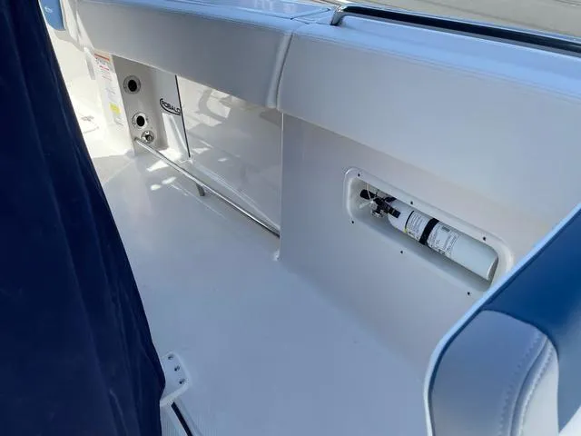 Slide: The Image of Robalo R250 Center Console 2024 - 14