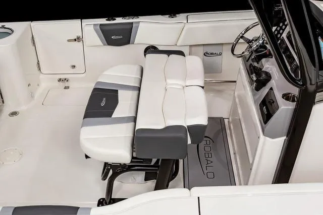 Slide: The Image of Robalo R250 Center Console 2024 - 22