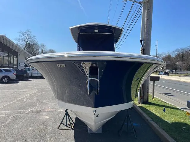 Slide: The Image of Robalo R250 Center Console 2024 - 5