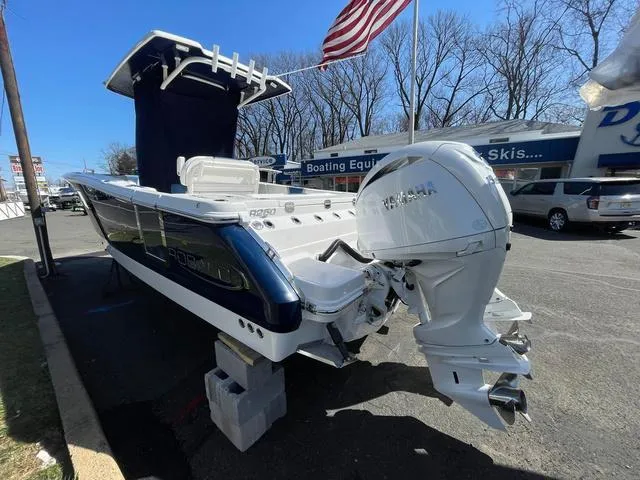 Slide: The Image of Robalo R250 Center Console 2024 - 6