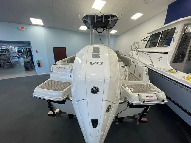 Slide: The Image of Finseeker 230 CC 2024 - 3