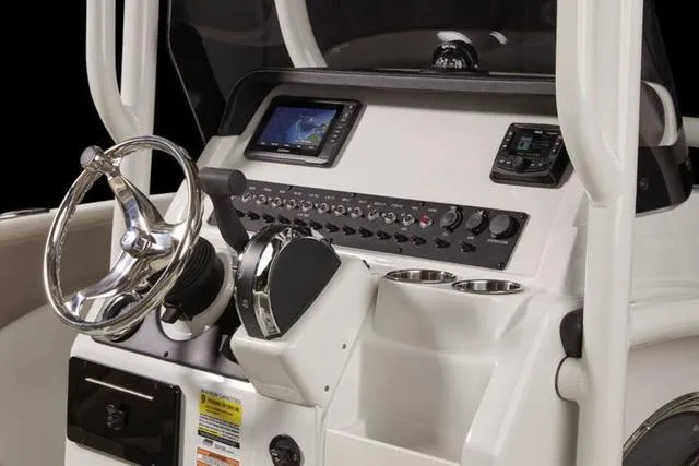 Slide: The Image of Finseeker 210 CC 2025 - 17