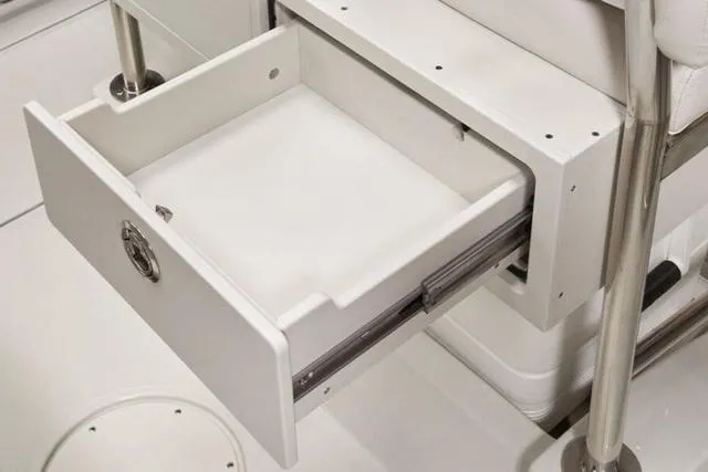 Slide: The Image of Finseeker 210 CC 2025 - 9