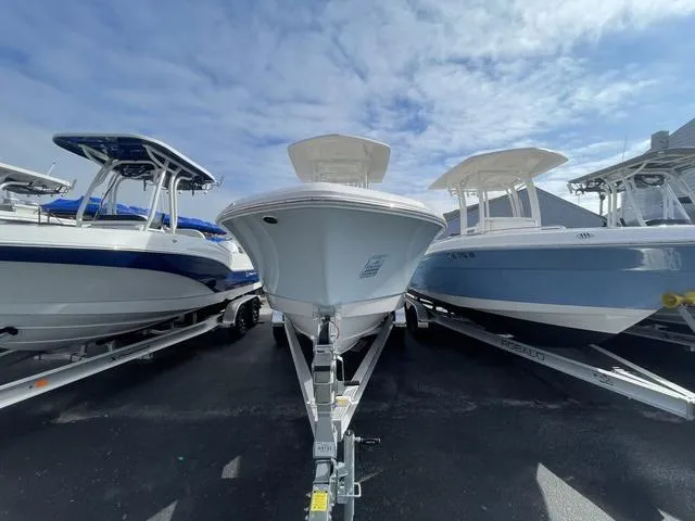 Slide: The Image of Robalo R230 Center Console 2025 - 3