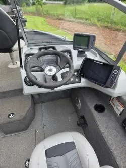 Slide: The Image of Tracker Pro Guide V-175 Combo 2019 - 9