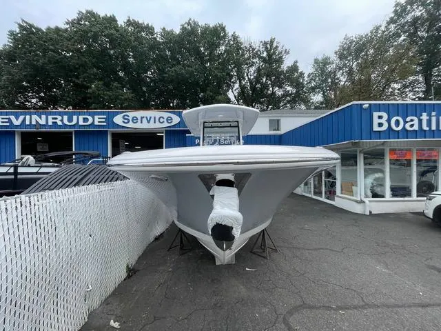 Slide: The Image of Robalo R270 Center Console 2025 - 3