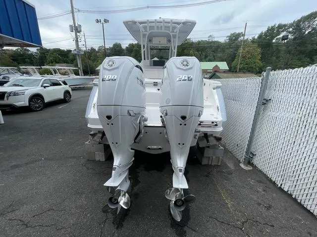 Slide: The Image of Robalo R270 Center Console 2025 - 5