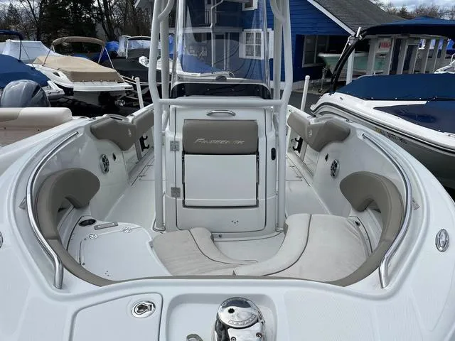 Slide: The Image of Finseeker 220 CC 2022 - 8