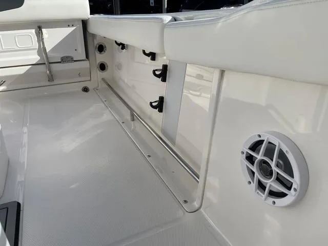 Slide: The Image of Robalo R222 Center Console 2022 - 11