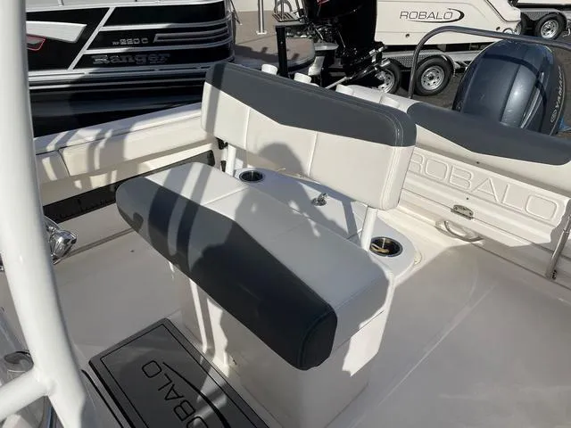 Slide: The Image of Robalo R222 Center Console 2022 - 12