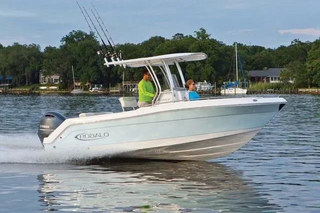 Slide: The Image of Robalo R222 Center Console 2022 - 14