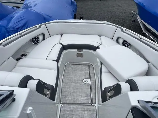 Slide: The Image of Crownline Boats Eclipse E305 XS 2024 - 14