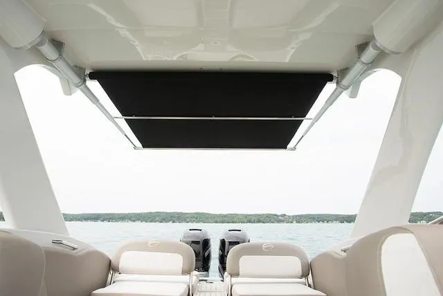 Slide: The Image of Crownline Boats Eclipse E305 XS 2024 - 17