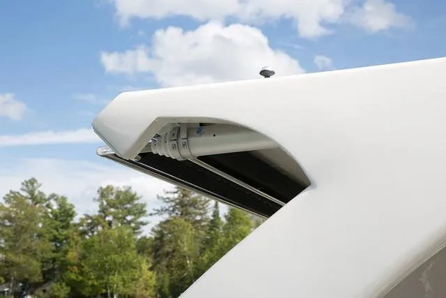 Slide: The Image of Crownline Boats Eclipse E305 XS 2024 - 18