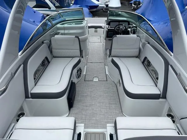 Slide: The Image of Crownline Boats Eclipse E305 XS 2024 - 7