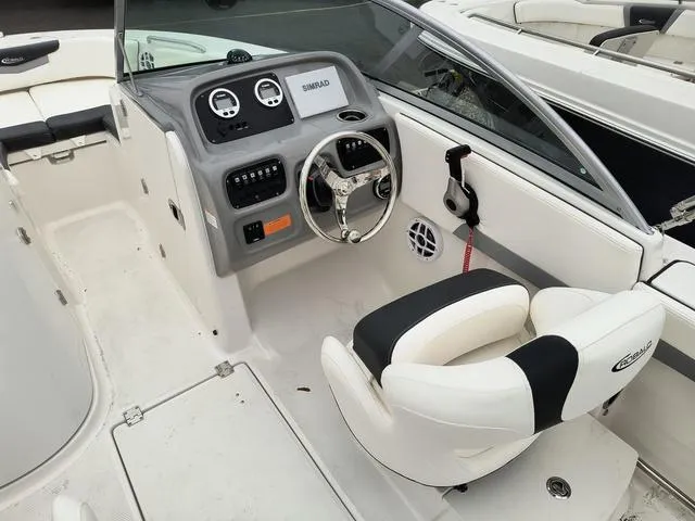 Slide: The Image of Robalo R207 Dual Console 2024 - 11