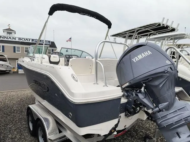 Slide: The Image of Robalo R207 Dual Console 2024 - 3