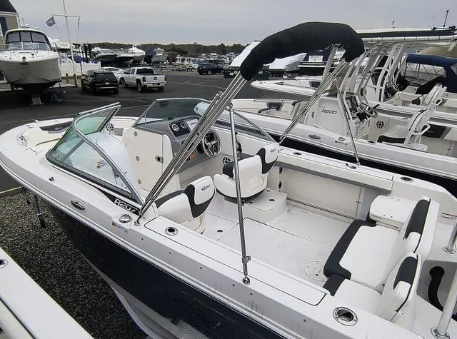 Slide: The Image of Robalo R207 Dual Console 2024 - 5