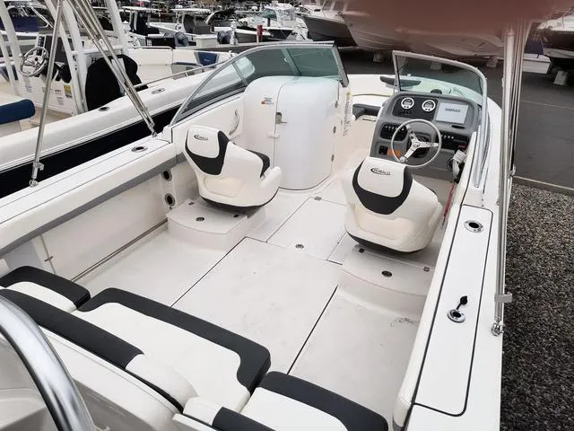 Slide: The Image of Robalo R207 Dual Console 2024 - 7