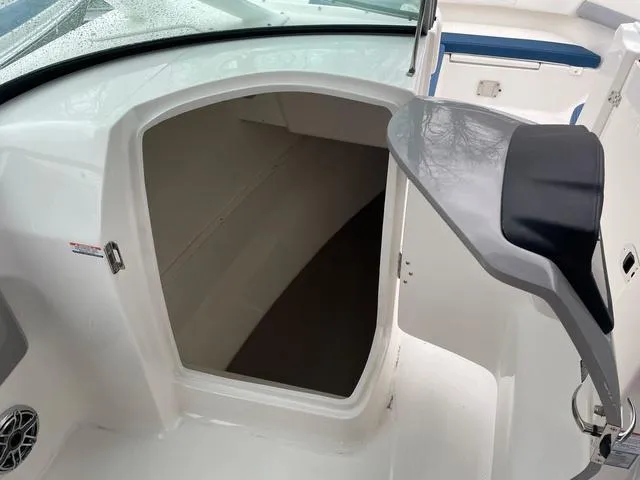 Slide: The Image of Robalo R317 Dual Console 2024 - 11