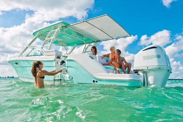 Slide: The Image of Robalo R317 Dual Console 2024 - 15