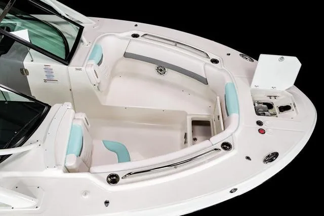 Slide: The Image of Robalo R317 Dual Console 2024 - 17