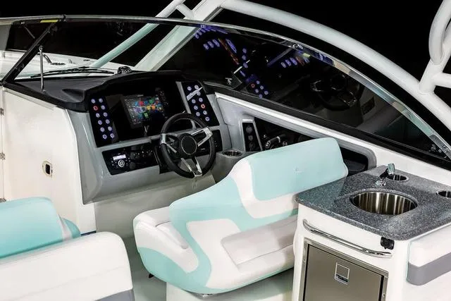 Slide: The Image of Robalo R317 Dual Console 2024 - 20