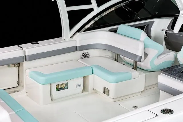 Slide: The Image of Robalo R317 Dual Console 2024 - 22