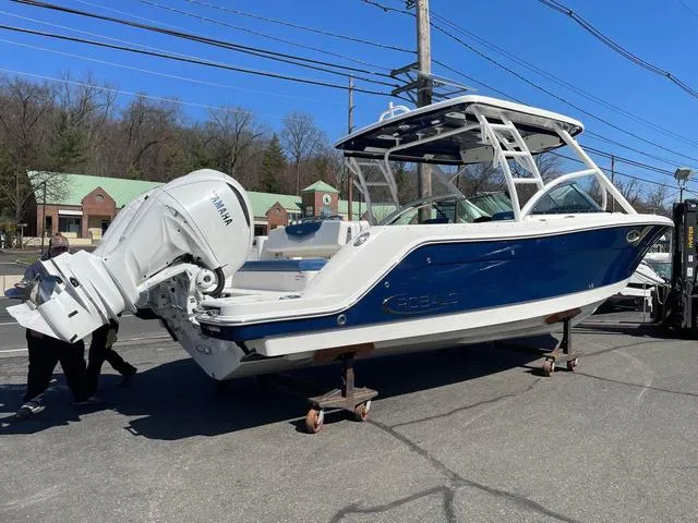 Slide: The Image of Robalo R317 Dual Console 2024 - 3