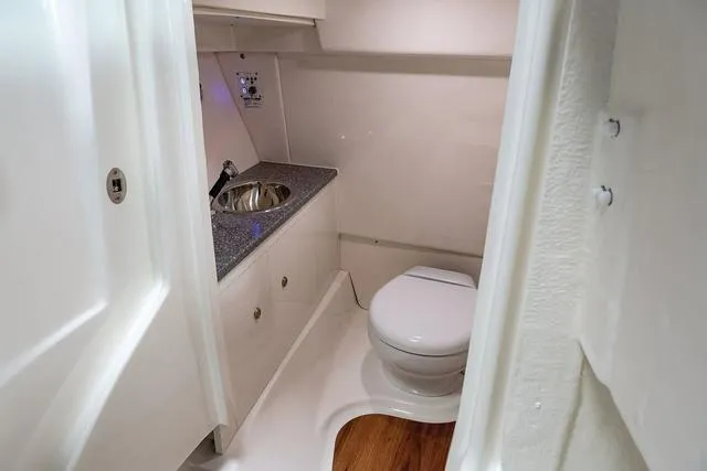 Slide: The Image of Robalo R317 Dual Console 2024 - 31