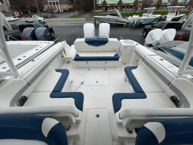 Slide: The Image of Robalo R317 Dual Console 2024 - 6