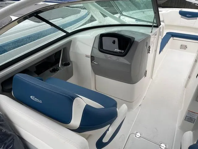 Slide: The Image of Robalo R317 Dual Console 2024 - 7