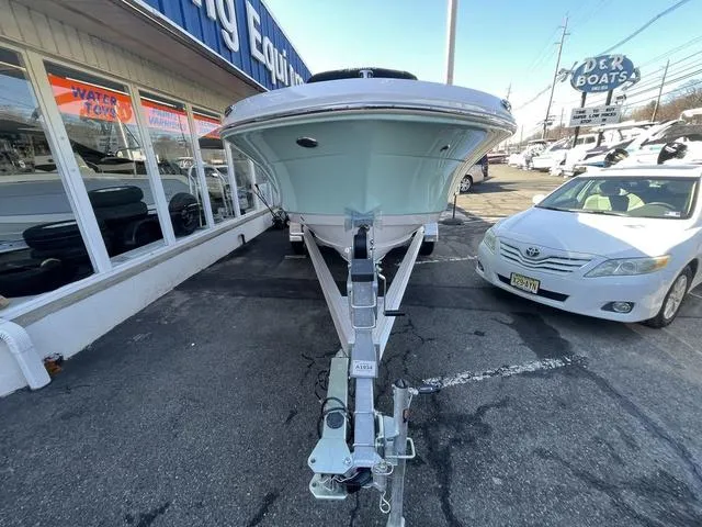 Slide: The Image of Robalo R207 Dual Console 2025 - 3