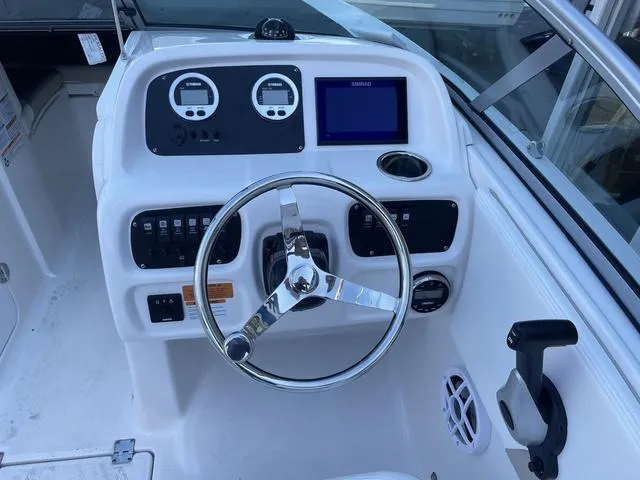 Slide: The Image of Robalo R207 Dual Console 2025 - 7