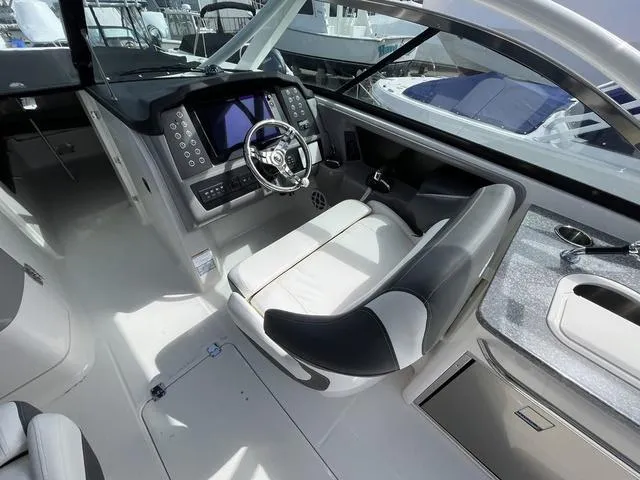 Slide: The Image of Robalo R317 Dual Console 2025 - 13