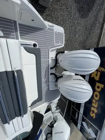 Slide: The Image of Robalo R317 Dual Console 2025 - 7