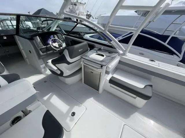 Slide: The Image of Robalo R317 Dual Console 2025 - 9