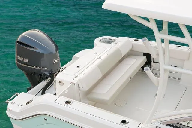 Slide: The Image of Robalo R247 Dual Console 2020 - 23